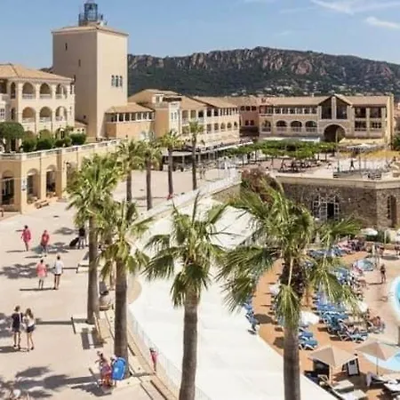 Cap Esterel Pierre Et Type 3 , 2 Rez De Jardin Cloture ,vue ,inclus Climatisation Place De Stationnement , Acces Aux Piscines ,animations Lejlighed