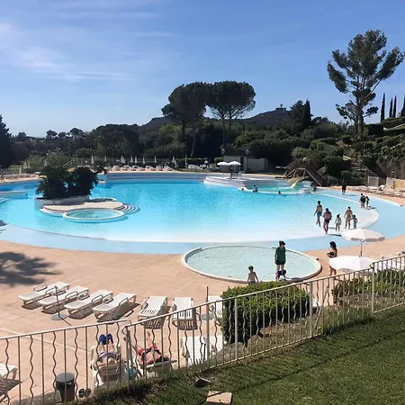 Cap Esterel Pierre Et Type 3 , 2 Rez De Jardin Cloture ,vue ,inclus Climatisation Place De Stationnement , Acces Aux Piscines ,animations Daire