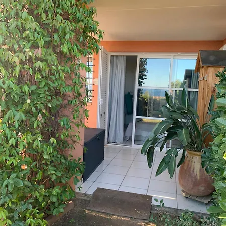 Daire Cap Esterel Pierre Et Type 3 , 2 Rez De Jardin Cloture ,vue ,inclus Climatisation Place De Stationnement , Acces Aux Piscines ,animations Saint-Raphaël